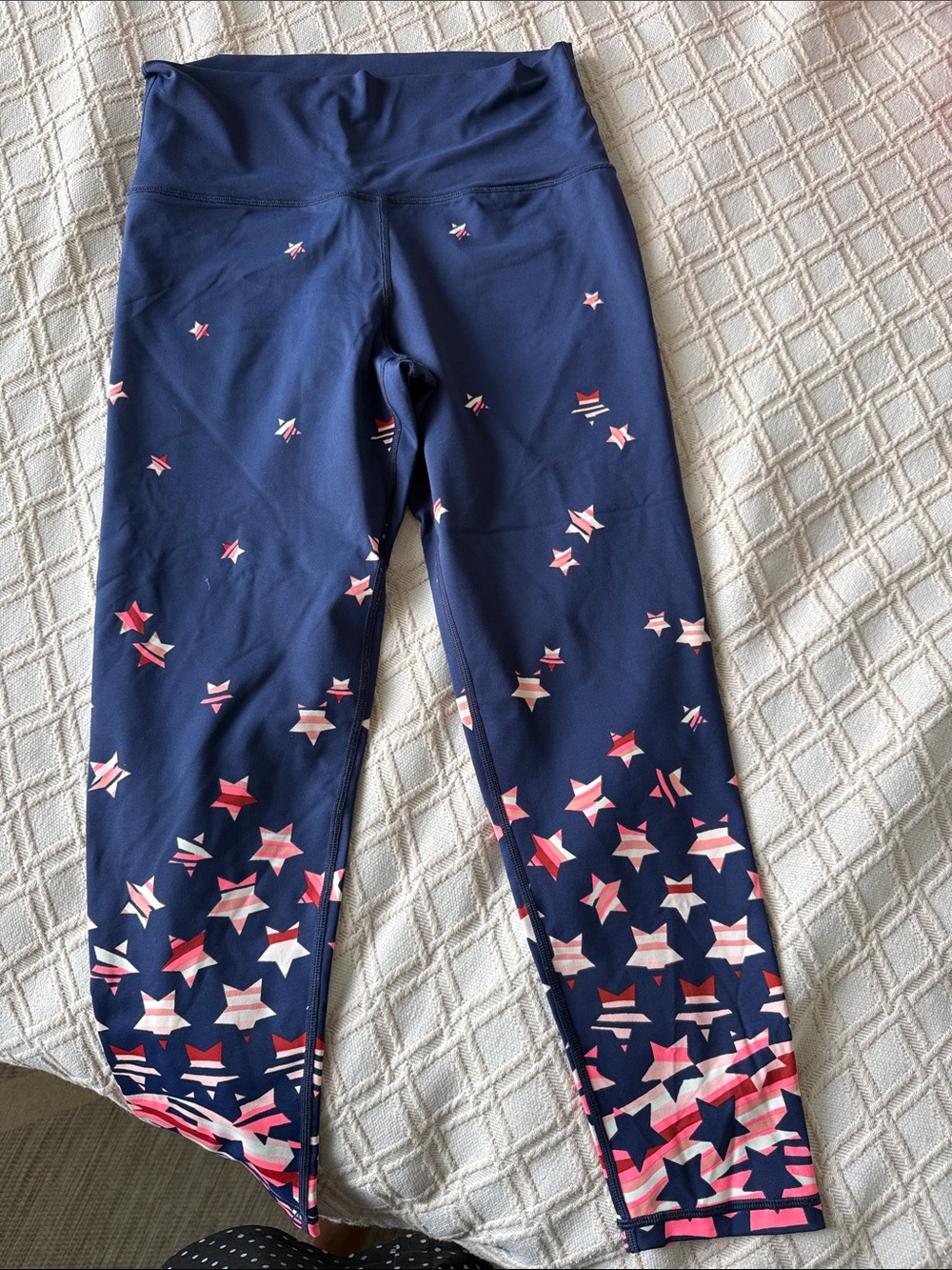 aerie Chill Play Move Navy Leggings with Pink & Red Star Print